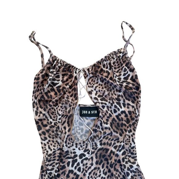 Jagger & Stone - Paris Maxi Dress in Leopard Print Brown & Black - Picture 2 of 3